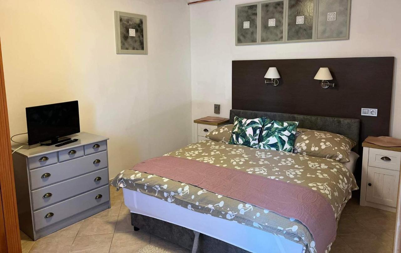 Appartamento Rozsa Apartman Zalakaros Esterno foto